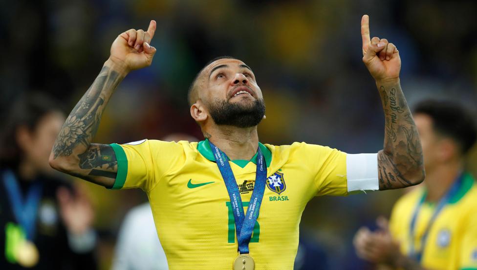 Dani Alves, mejores defensas brasile&ntilde;os, Brasil