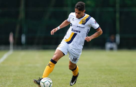 Brian Calabrese, Rosario Central, Club Atl&eacute;tico Alianza, Atl&eacute;tico Pantoja, Mirbat SC, Om&aacute;n, Argentina 