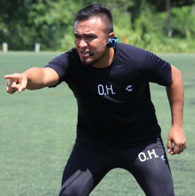 Omar Hern&aacute;ndez, el DT mexicano que busca abrirse camino