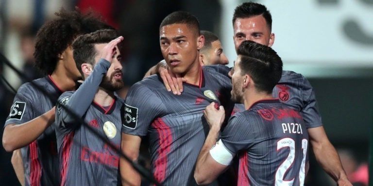 Carlos Vinicius mantiene como l&iacute;der al Benfica