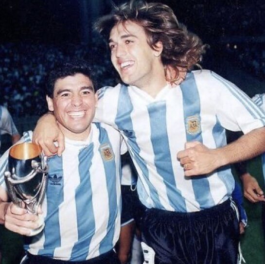 Batistuta, el &lsquo;9&rsquo; que lleg&oacute; tarde para jugar con Maradona y se fue temprano para jugar con Messi