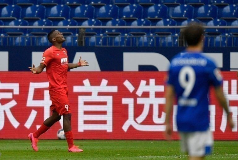 Sergio Córdova terminó de amargar al Schalke