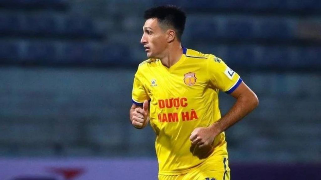 Sebasti&aacute;n Do Merlo, Sebasti&aacute;n Gast&oacute;n Merlo, Vietnam, Jovita, Ferro de General Pico, Da Nang, V-League