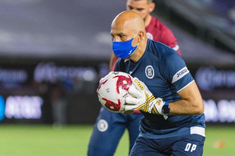 ¿Qué fue de… Óscar Pérez, un ‘Conejo’ pegado a la portería?