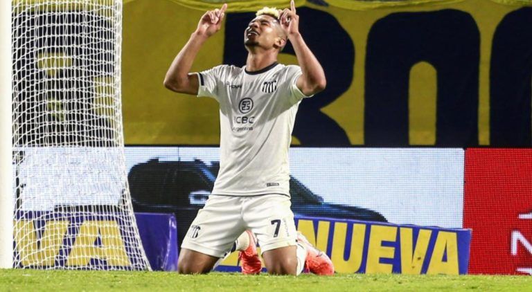 Diego Valoyes, figura en Talleres y con la mira en Colombia