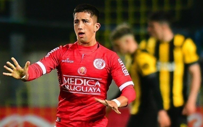 Las negociaciones del Almería con Peñarol por Olivera se han roto