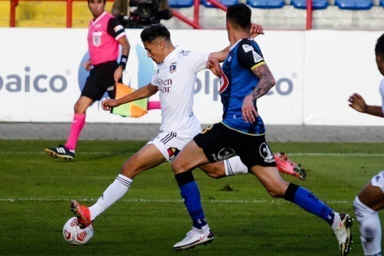Colo-Colo se coloca l&iacute;der gracias a la victoria contra Huachipato