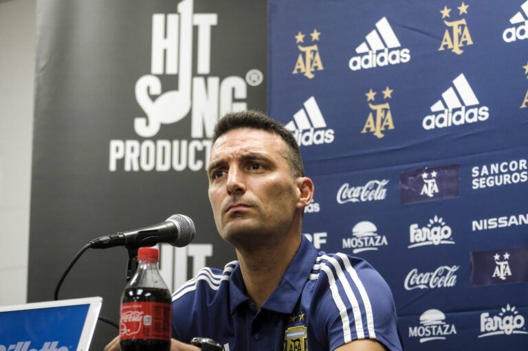 Scaloni: &ldquo;Buend&iacute;a es un jugador importante&rdquo;