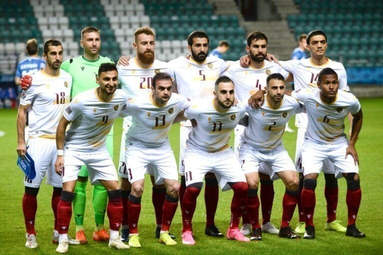 Un jugador de Armenia interesa en River y Boca