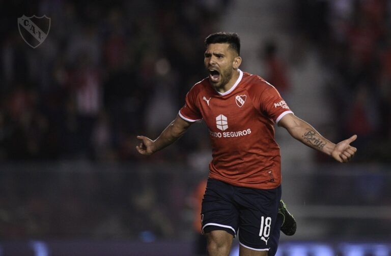 Silvio Romero igual&oacute; a Diego Forl&aacute;n