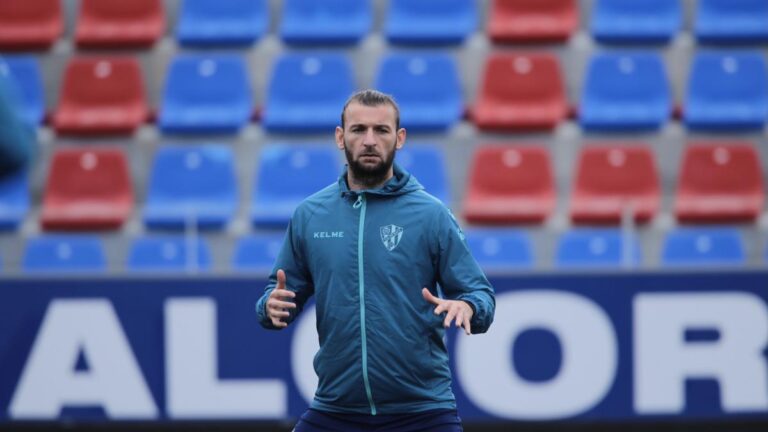 Descendi&oacute; el Huesca de Gast&oacute;n Silva: &iquest;Llega a Pe&ntilde;arol?