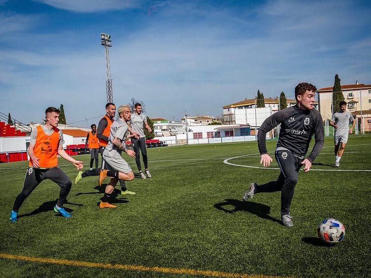 Nicol&aacute;s Claver&iacute;a y Rodrigo Gattas, UD Montijo Oficial, chilenos en Espa&ntilde;a