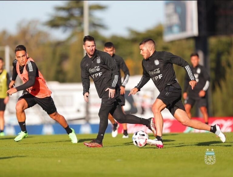 ¿Emiliano Buendía se pone la camiseta del Arsenal?