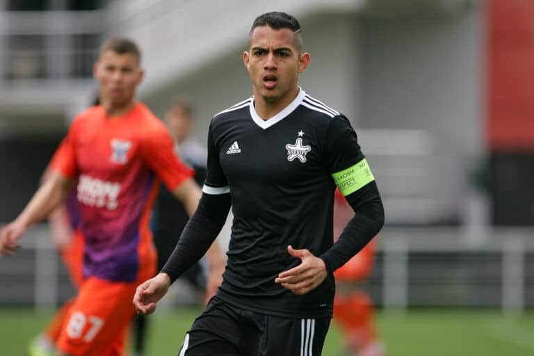 Frank Casta&ntilde;eda, el arte de romper redes en Moldavia