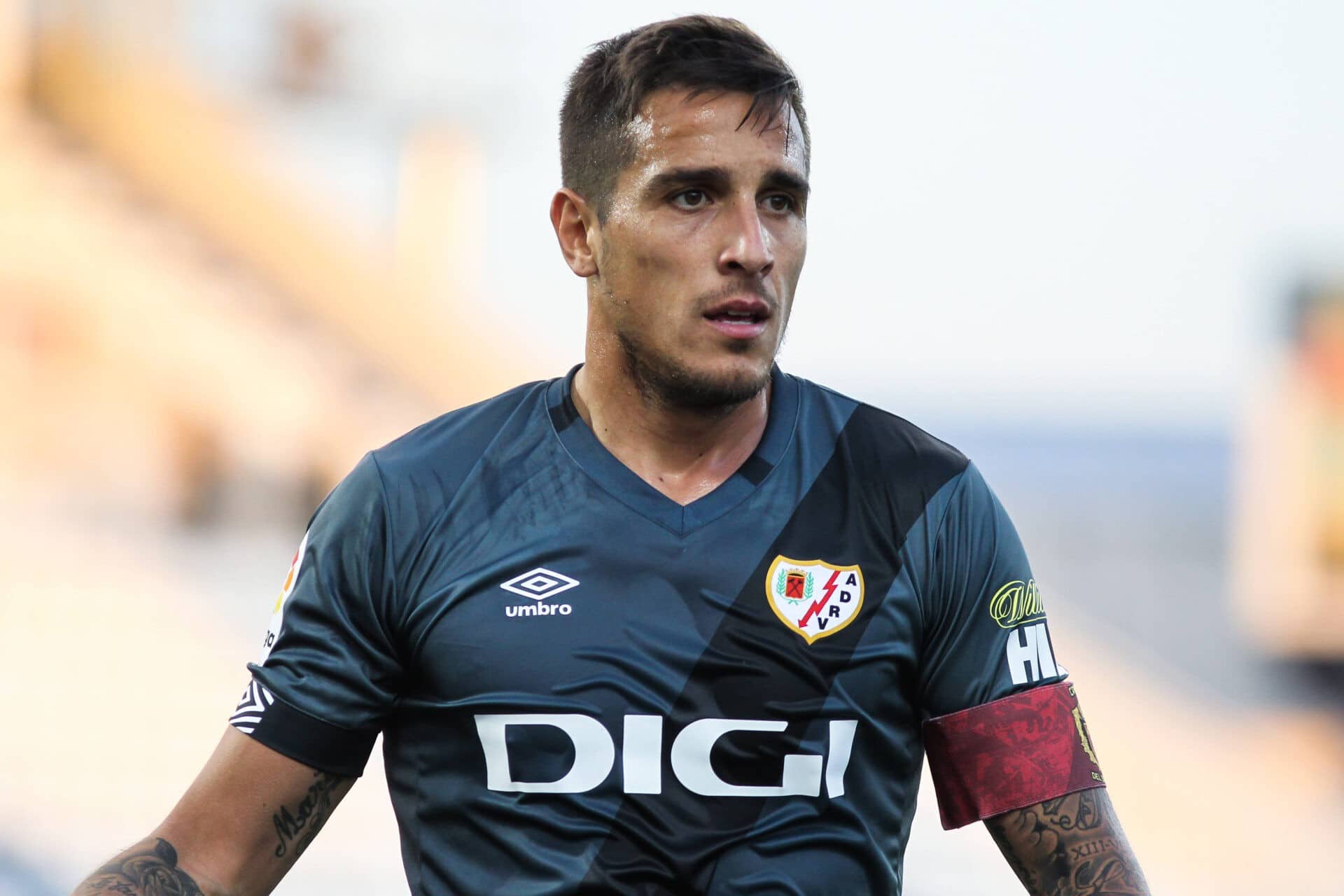 Luis Adv&iacute;ncula, &Oacute;scar Trejo, Esteban Saveljich, Leonardo Ulloa, Emiliano Vel&aacute;zquez, Girona FC, Rayo Vallecano, Liga SmartBank, Liga Santander