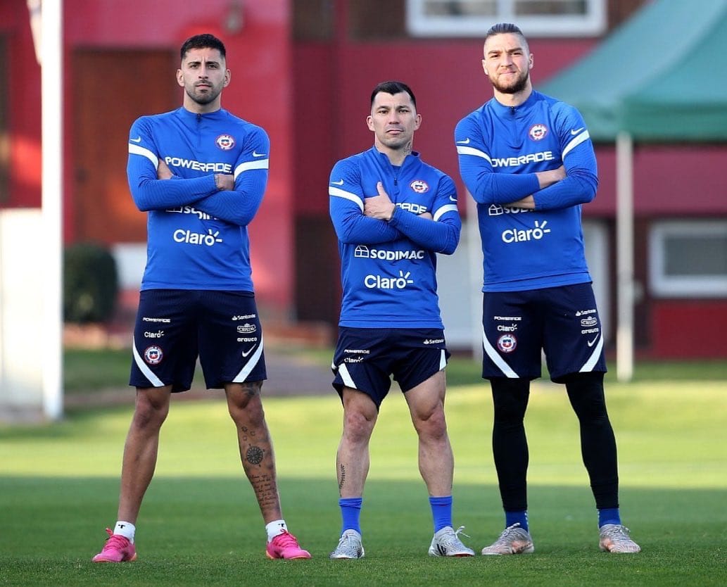 Medel, Sierralta y Marip&aacute;n - Chile, Selecci&oacute;n Chilena - Gary Medel Cuenta Oficial de Twitter