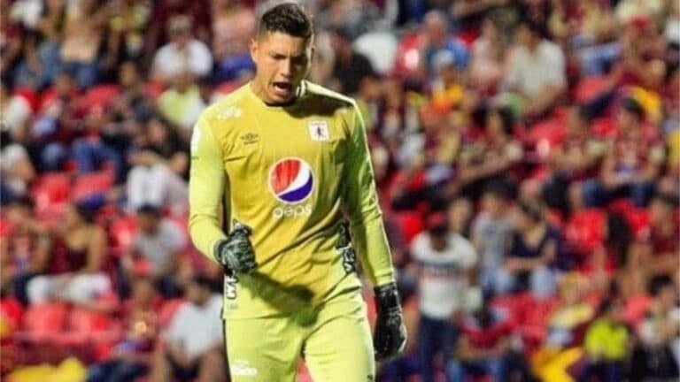 &iquest;Qui&eacute;n es el arquero que viene a Pe&ntilde;arol?