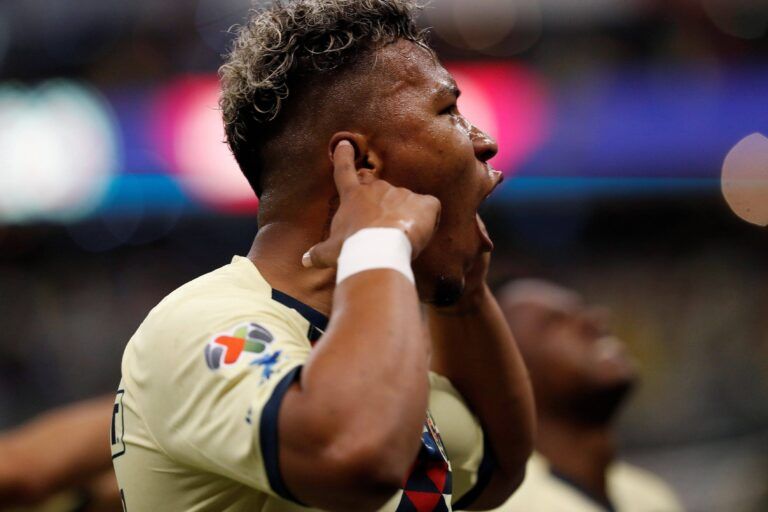 Boca sigue insistiendo por Roger Mart&iacute;nez