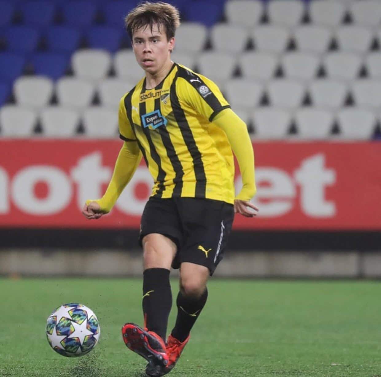 Mat&iacute;as Kivikko Arra&ntilde;o, Venezia FC, FC Honka, Finlandia, Selecci&oacute;n Chilena, Mart&iacute;n Lasarte, j&oacute;venes chilenos en el exterior