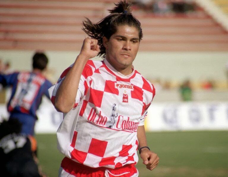 Reinaldo Navia volver&aacute; a las canchas para el 50 aniversario de Los Tecos