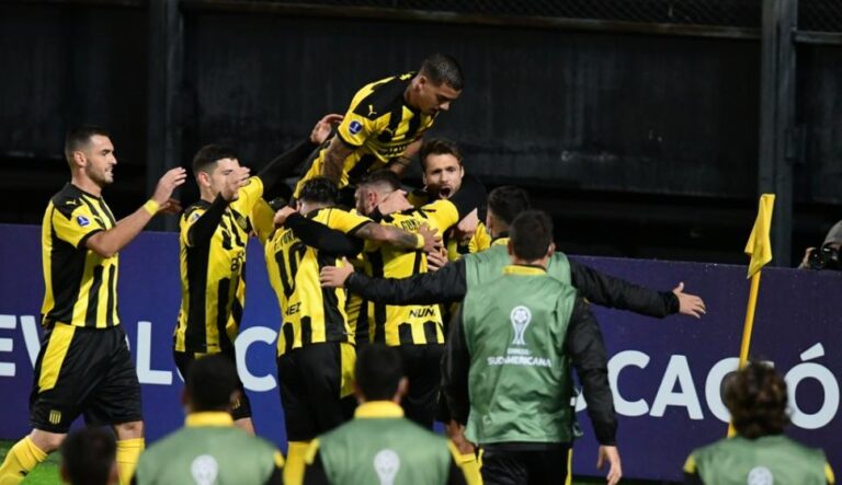 Gast&oacute;n Campi o Wilker &Aacute;ngel, las alternativas en defensa de Pe&ntilde;arol