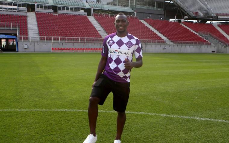 FK Skopje, SK Austria Klagenfurt, AEP Kozanis, Ousseini Mounpain, Hurac&aacute;n F&uacute;tbol Club, Club Atenas de San Carlos, Racing Club, Deportivo Mu&ntilde;iz, Defensores de Salto, Selecci&oacute;n de Camer&uacute;n, f&uacute;tbol argentino