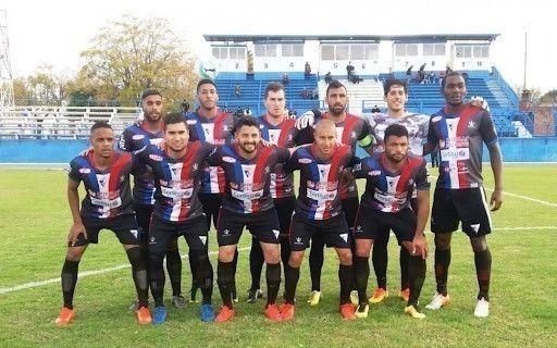 Ousseini Mounpain, Hurac&aacute;n F&uacute;tbol Club, Club Atenas de San Carlos, Racing Club, Deportivo Mu&ntilde;iz, Defensores de Salto, Selecci&oacute;n de Camer&uacute;n, f&uacute;tbol argentino