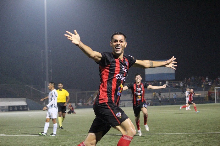 Brian Calabrese, Liga Primera, Copa Primera, Somos Ferretti, Nicaragua, Om&aacute;n