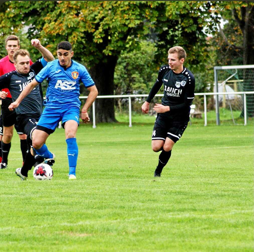 Joaqu&iacute;n Casta&ntilde;ares, Ezequiel Tiago G&oacute;mez do Jes&uacute;s, Pedrinho, SV 90 Altengottern, Sexta Divisi&oacute;n de Alemania,