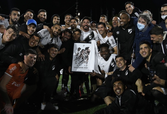 En una noche so&ntilde;ada se retir&oacute; Juan Manuel Olivera