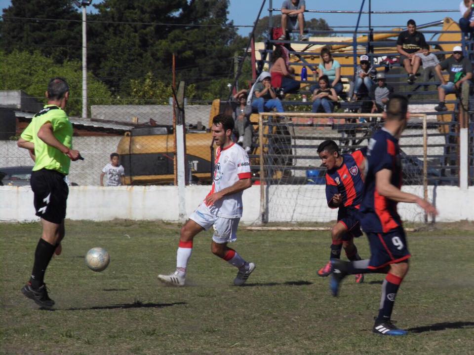 Santiago Falbo, San Vicente de Pinamar, Fiyi, Nueva Zelanda, Waitakere United, Waitakere City, Irlanda, B&eacute;lgica, argentinos por el mundo