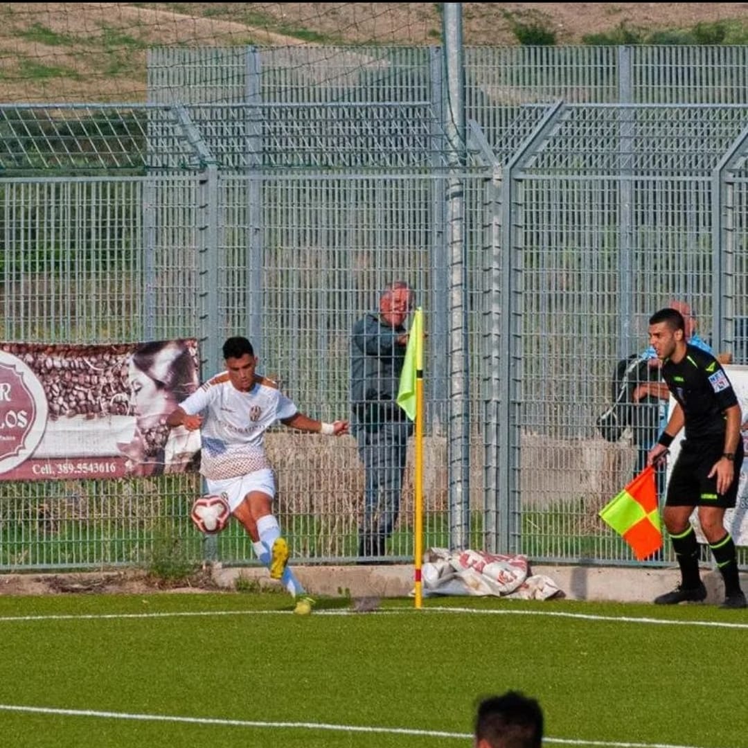 Santiago Mateucci, Stilo Monasterace Calcio, F&uacute;tbol Italiano, Argentinos por el Mundo, Sportivo Bigand, Independiente de Bigand, Eduardo Hertz, Audace Galluzo, Sangiutese