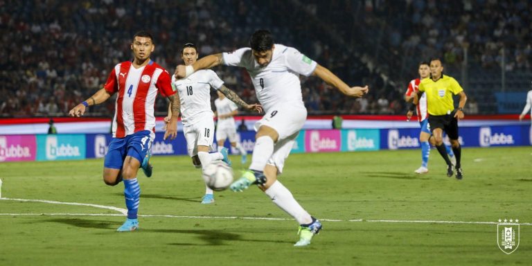 Uruguay fue un &lsquo;Tornado&rsquo; y barri&oacute; a Paraguay por 1-0