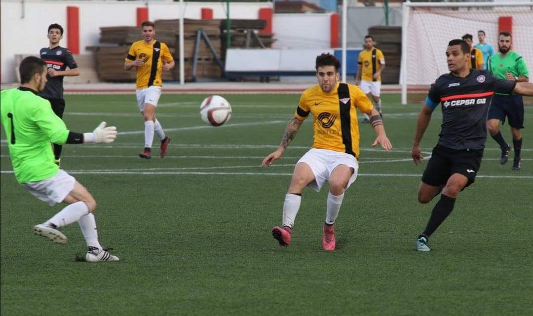 Cristian Toncheff, Gibraltar, Manchester 62, Bahréin, Boca Juniors, Huracán de Corrientes, CD Adra, Europa FC, Fgura United, Malta, Deportivo Morón, Colegiales, Ascenso Español