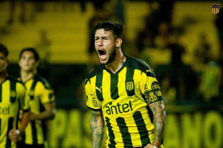 Pe&ntilde;arol volvi&oacute; a ganar en el duelo de Decanos