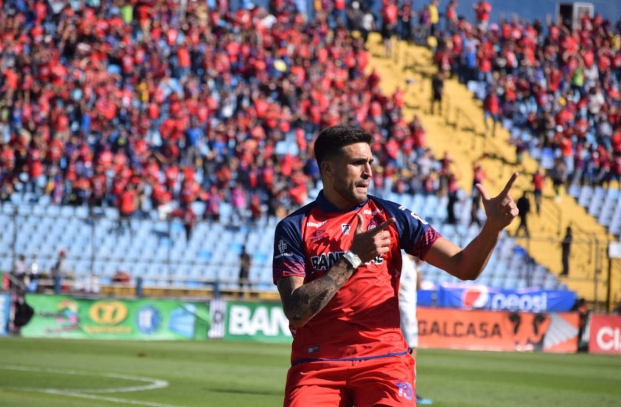 Ramiro Rocca, Real Espa&ntilde;a, CSD Municipal, Deportivo Iztapa, Primera Divisi&oacute;n de Honduras, M&aacute;ximo goleador argentino