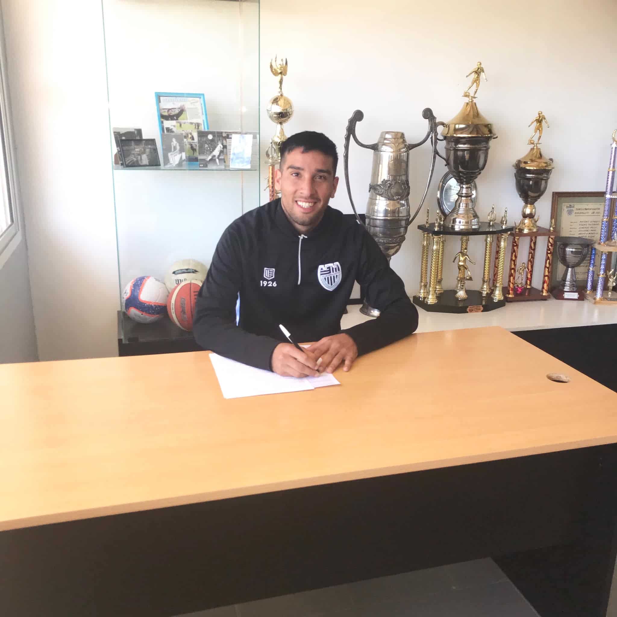 Diego Gonz&aacute;lez, GIE Dubai, Cipolletti, Desamparados de San Juan, Torneo Federal A, Emiratos &Aacute;rabes Unidos