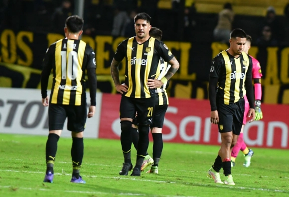 Pe&ntilde;arol qued&oacute; eliminado de copas internacionales
