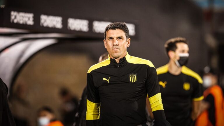 Peñarol ya no depende de sí mismo en Libertadores