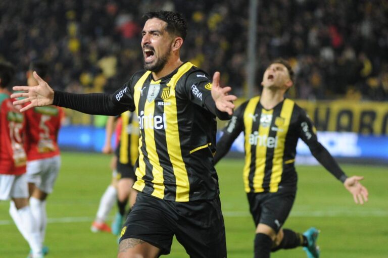 Peñarol ganó y es puntero por una noche