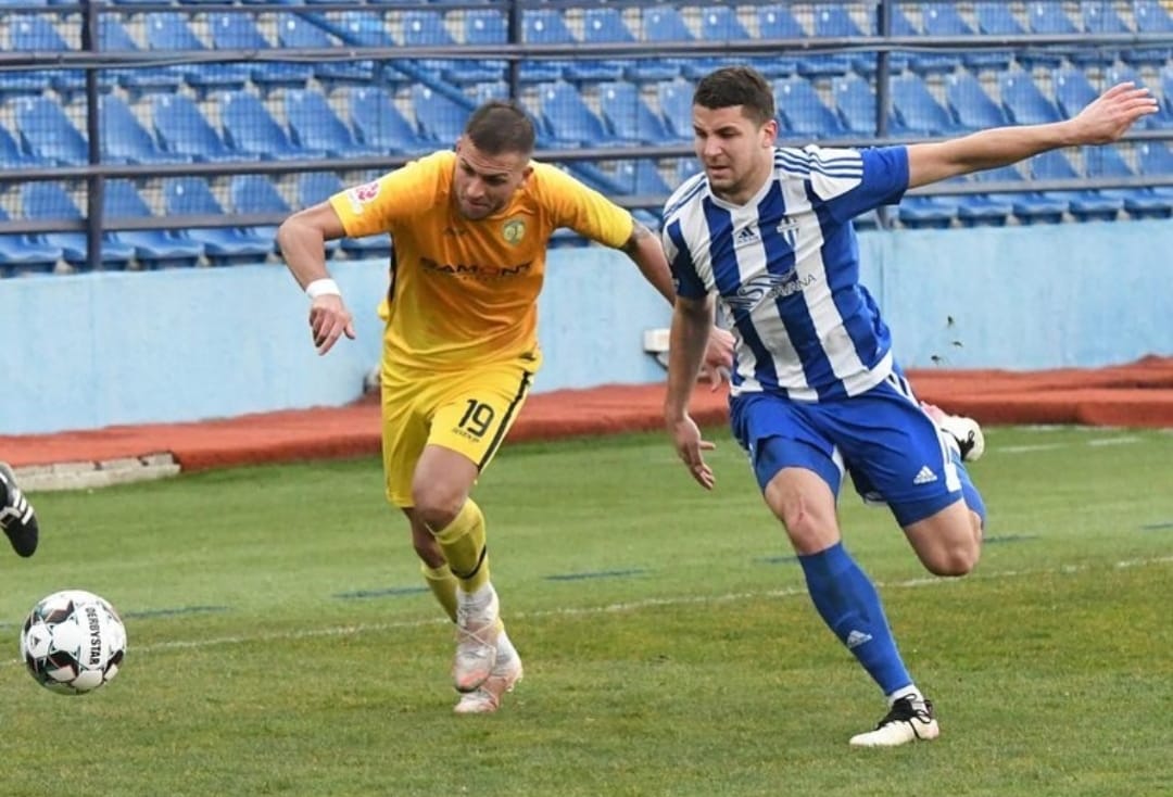 Rodrigo Faust, Excursionistas, Deportivo Laferrere, Hurac&aacute;n, Atl&eacute;tico Paran&aacute;, UAI Urquiza, FK Jezero, Primera Divisi&oacute;n de Montenegro
