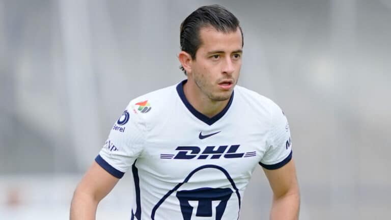 &iquest;Qu&eacute; pedir&iacute;a Pumas a Chivas por la llegada de Alan Mozo?