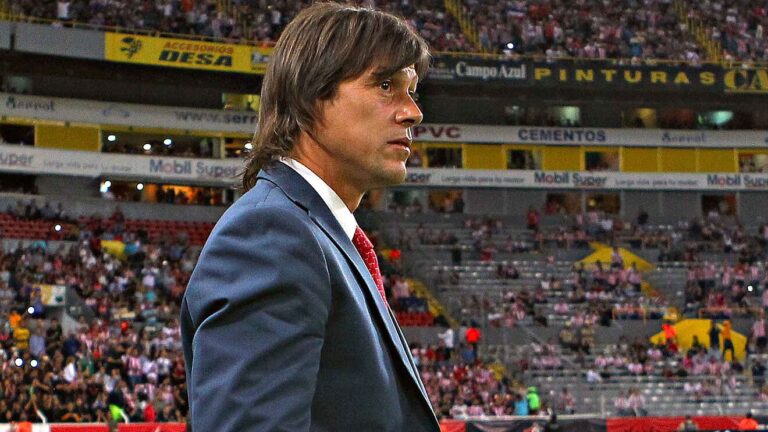 El mexicano que se ir&iacute;a a Grecia con el AEK a petici&oacute;n de Almeyda