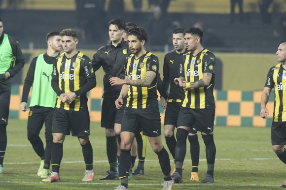 Pe&ntilde;arol perdi&oacute; y sigue sin levantar cabeza