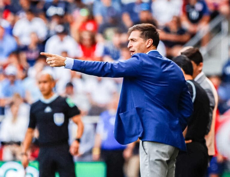 Diego Alonso habl&oacute; tras el empate de Uruguay