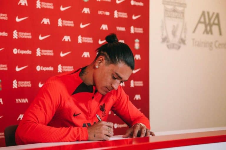 Liverpool rearma su delantera con Darwin Núñez