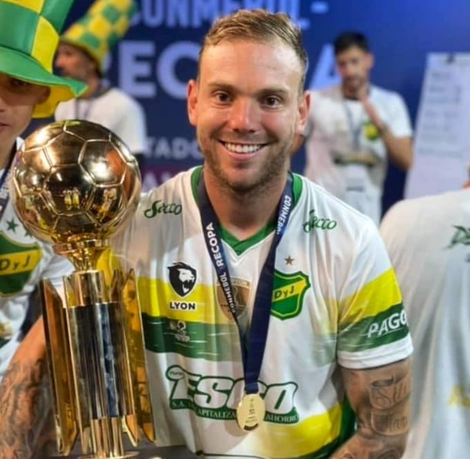 &iquest;Qu&eacute; le puede ofrecer Carlos Rotondi a Cruz Azul?