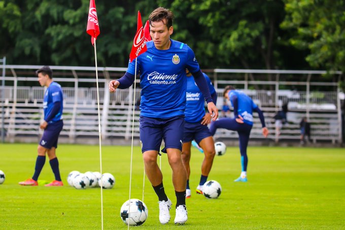 Los 4 jugadores que Chivas quiere quitarse antes del Apertura 2022