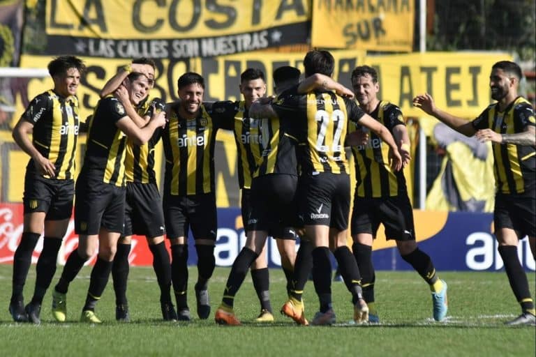 Pe&ntilde;arol le gan&oacute; sufriendo a Albion
