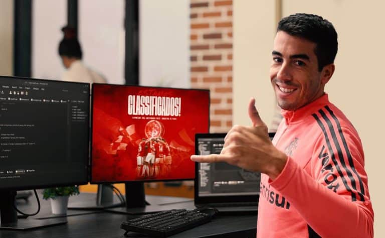 Corinthians, Fenerbahce y Tigres van por De Pena